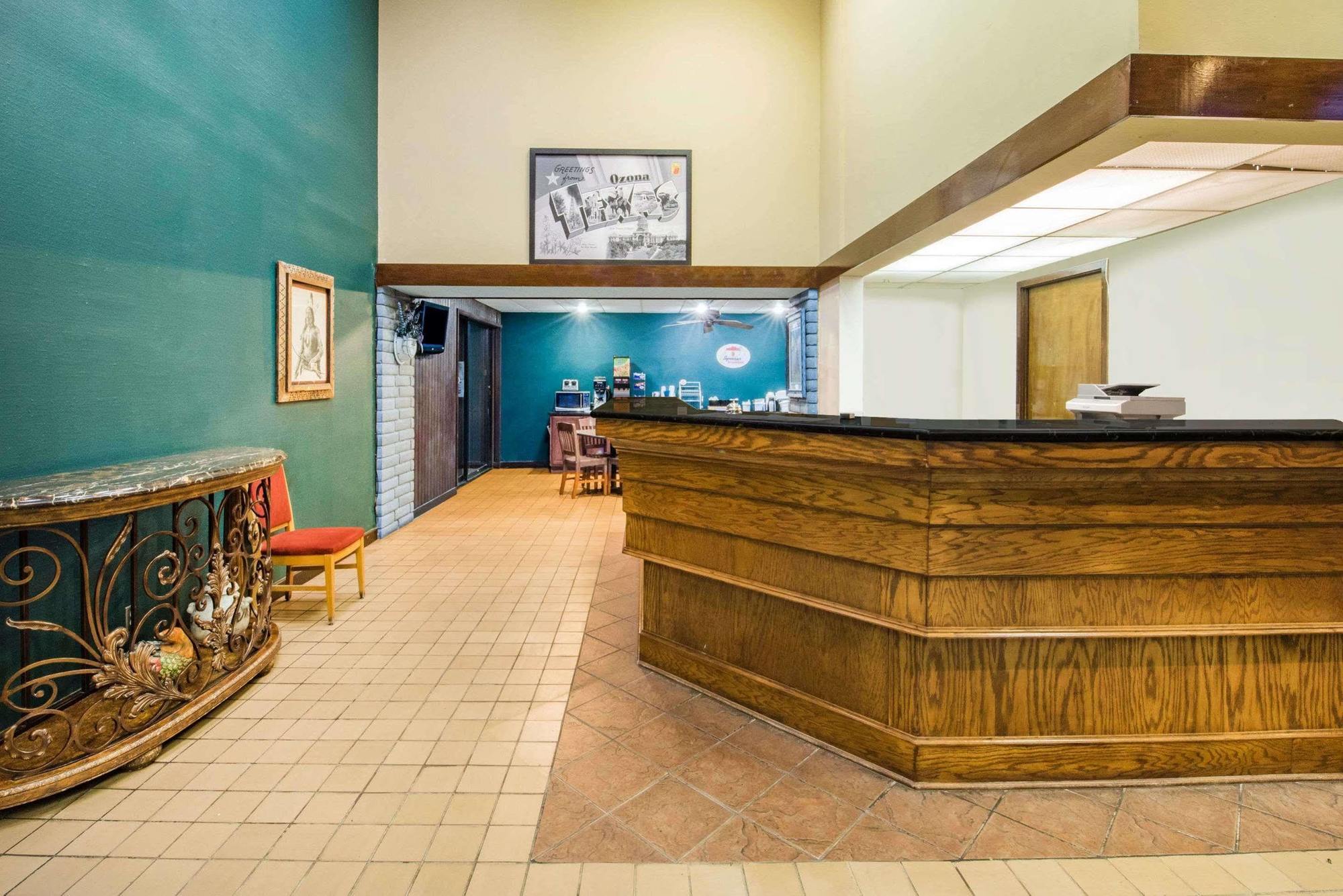Hotel Super 8 By Wyndham Ozona Exteriér fotografie
